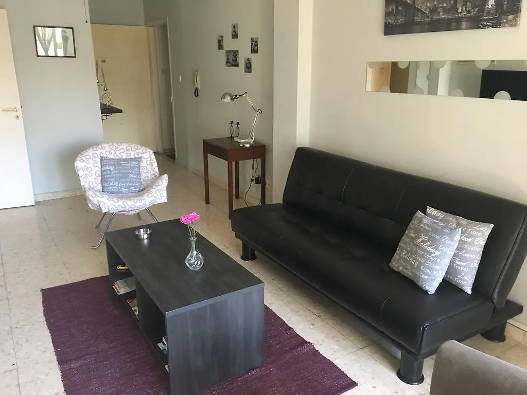 Апартаменты Cozy Holiday Flat In Larnaca Near Foinikoudes